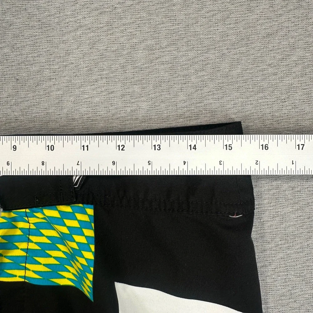 Volcom Crazy 8 Mod Board Shorts Mens 30 Black White Multi Color Stripe Y2K